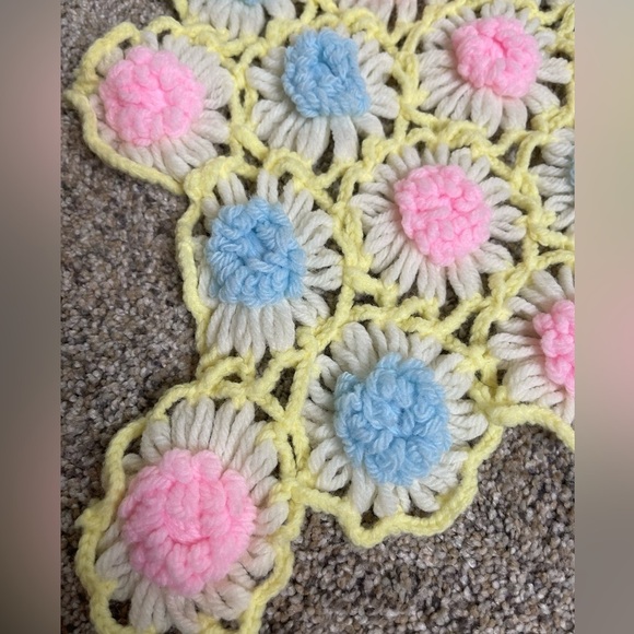 Handmade Afghan Pink Blue Pastel 3D Flowers Crochet Granny Throw Blanket 48 X 37 - Picture 4 of 5